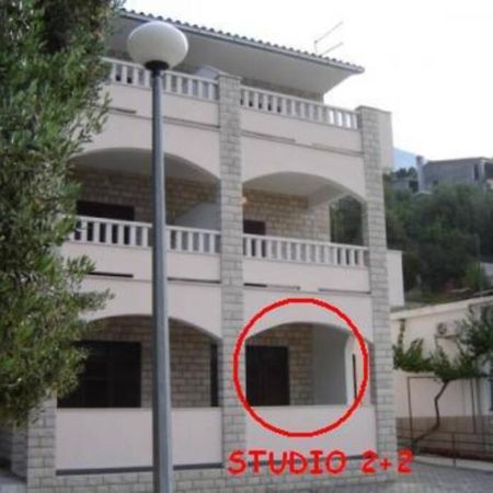 Studio Ground Floor With Terace Brela Exterior foto